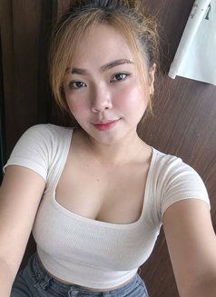 Karla ( Tg: @Karlaa_199 ) Yes to all. - puta in Taichung Photo 3 of 6