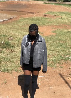 Karla - Acompañantes transexual in Nairobi Photo 2 of 3