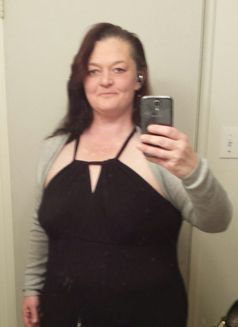 Karley - escort in Edmonton Photo 2 of 4