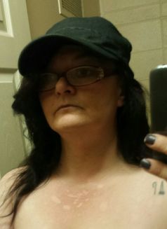 Karley - escort in Edmonton Photo 3 of 4