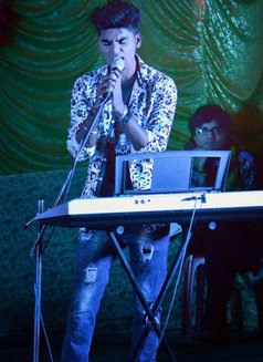 Karls - Male escort in Kolkata Photo 1 of 6