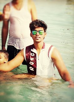 Karls - Male escort in Kolkata Photo 3 of 6