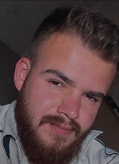 Karm - Male escort in Beirut Photo 2 of 4