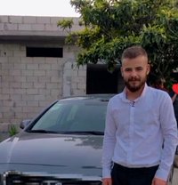 Karm - Acompañantes masculino in Beirut