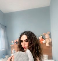 كارما - Transsexual escort in Dublin