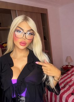Karma xxl vısıtıng - Transsexual escort in Beirut Photo 26 of 29