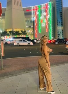 Karol - puta in Abu Dhabi Photo 10 of 11