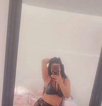 Karol - puta in Beirut Photo 8 of 8