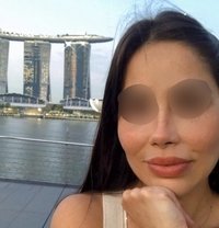 Karol Silvia European - puta in Singapore