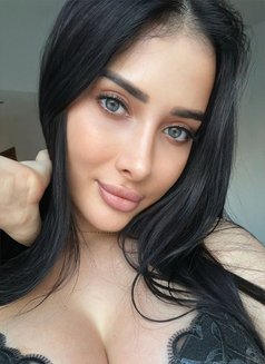 🦋Karolina🦋20 Yo🦋new - puta in Dubai Photo 9 of 10