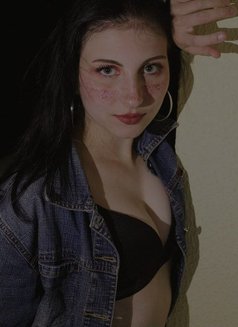 Karolina - escort in Hong Kong Photo 2 of 7