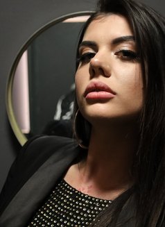 Karolina - puta in Berlin Photo 2 of 2