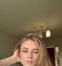 Karolina - escort in Dubai Photo 1 of 4