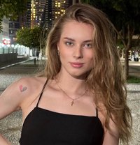 Karolina - puta in Dubai