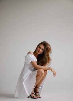 Karolina - escort in Dubai Photo 7 of 7