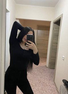 Karolina - escort in Dubai Photo 14 of 19