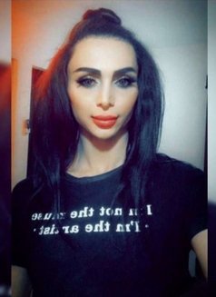 Karoline XXL - Transsexual escort in Beirut Photo 26 of 29