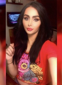 Karoline XXL - Transsexual escort in Beirut Photo 29 of 29