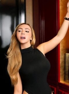 Karolina1 - puta in Paris Photo 12 of 12