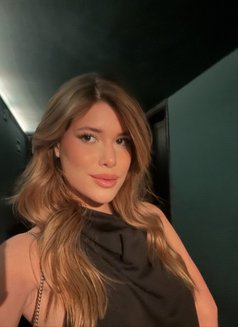 Karoline Belle - companion in Seoul Photo 6 of 9