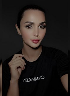Karoline 🇱🇧 - Transsexual escort in Beirut Photo 17 of 18
