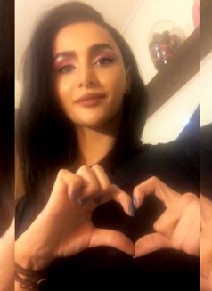 Karoline 🇱🇧 - Transsexual escort in Beirut Photo 15 of 18