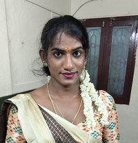 Karthika - Intérprete transexual de adultos in Chennai