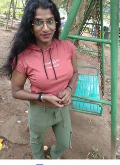 Karthika - Transsexual adult performer in Chennai Photo 3 of 3