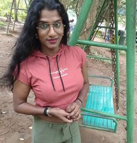 Karthika - Intérprete transexual de adultos in Chennai