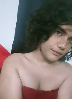 Karthika naidu shemale - Acompañantes transexual in Hyderabad Photo 2 of 3