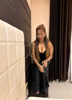 Kolkata rose escort service - Male escort in Kolkata Photo 4 of 15