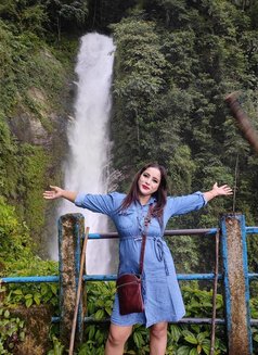 Kolkata rose escort service - Male escort in Kolkata Photo 5 of 15
