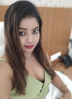 Kolkata rose escort service - Male escort in Kolkata Photo 8 of 15