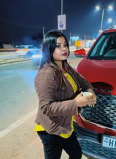 Kolkata rose escort service - Male escort in Kolkata Photo 10 of 15
