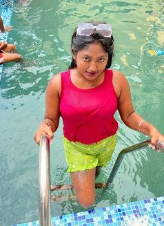 Kolkata rose escort service - Male escort in Kolkata Photo 13 of 15