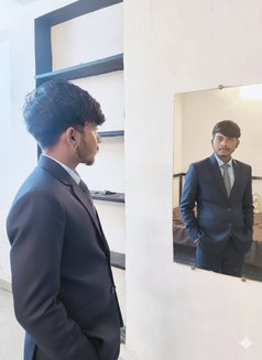 Kartik - Acompañantes masculino in Bhopal Photo 2 of 2