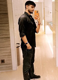 Kartik - Male adult performer in Mumbai Photo 1 of 1