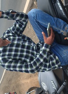 Avi - Male escort in New Delhi Photo 3 of 6