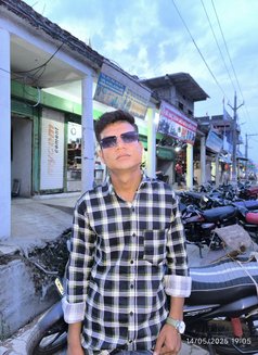 Avi - Male escort in New Delhi Photo 5 of 6