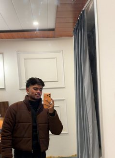 Kartik Roy - Intérprete masculino de adultos in New Delhi Photo 4 of 11