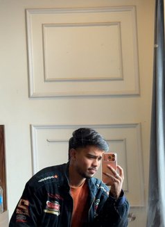 Kartik Roy - Intérprete masculino de adultos in New Delhi Photo 7 of 11