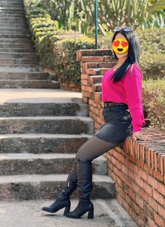 Independent girl for hand cash service - puta in Kathmandu Photo 2 of 2