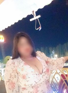 Kashish - escort in Mumbai Photo 4 of 7