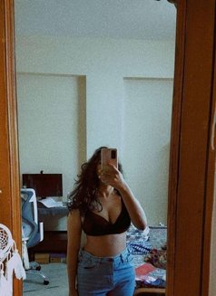 Kashish - escort in New Delhi Photo 1 of 2