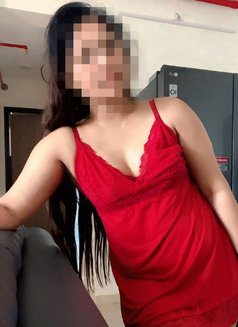 Kashish - puta in Mumbai Photo 2 of 2
