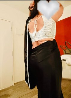 Hot Wife Kashish Singh - escort in Kota Photo 7 of 17