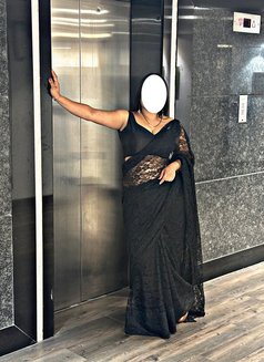 Hot Wife Kashish Singh - escort in Kota Photo 9 of 17