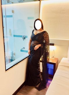 Hot Wife Kashish Singh - escort in Kota Photo 10 of 17