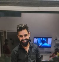 Kashmiri Boy - Acompañantes masculino in Navi Mumbai