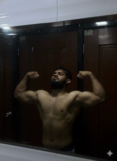 Kasim - Male escort in Mumbai Photo 3 of 6